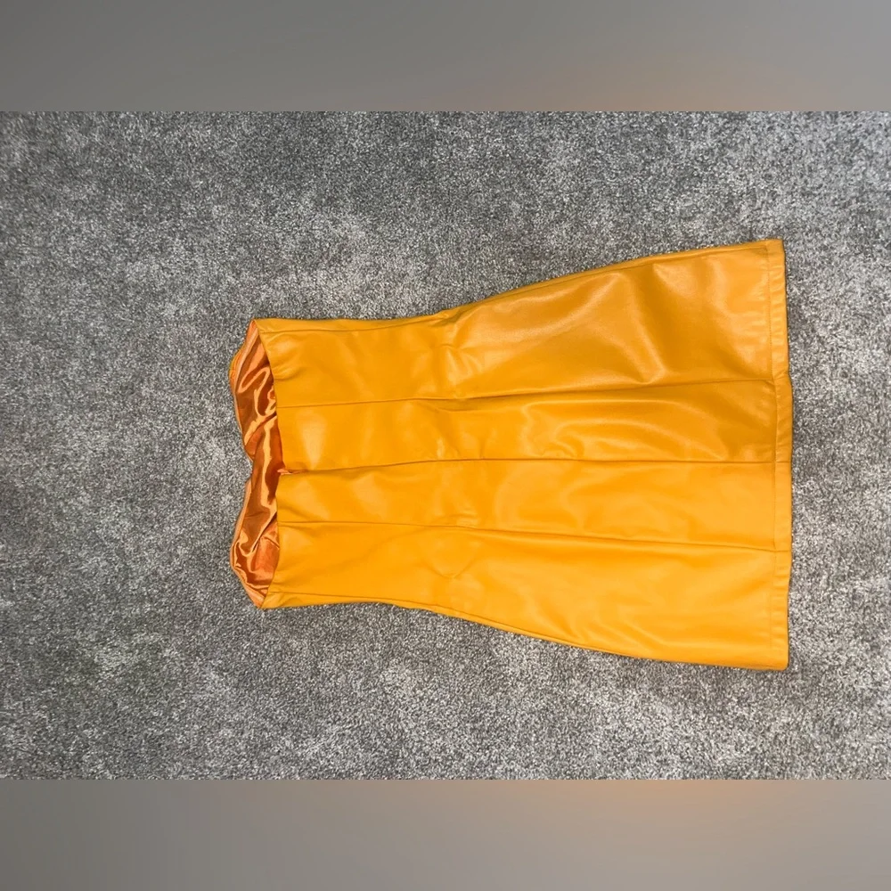 Orange leather dress - Picture 3 of 3